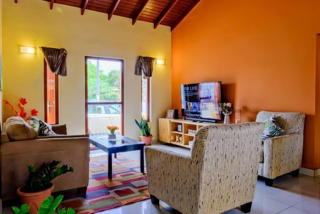 Iona'S Home: Vibrant 2Bedroom Home Near וילמסטאד מראה חיצוני תמונה