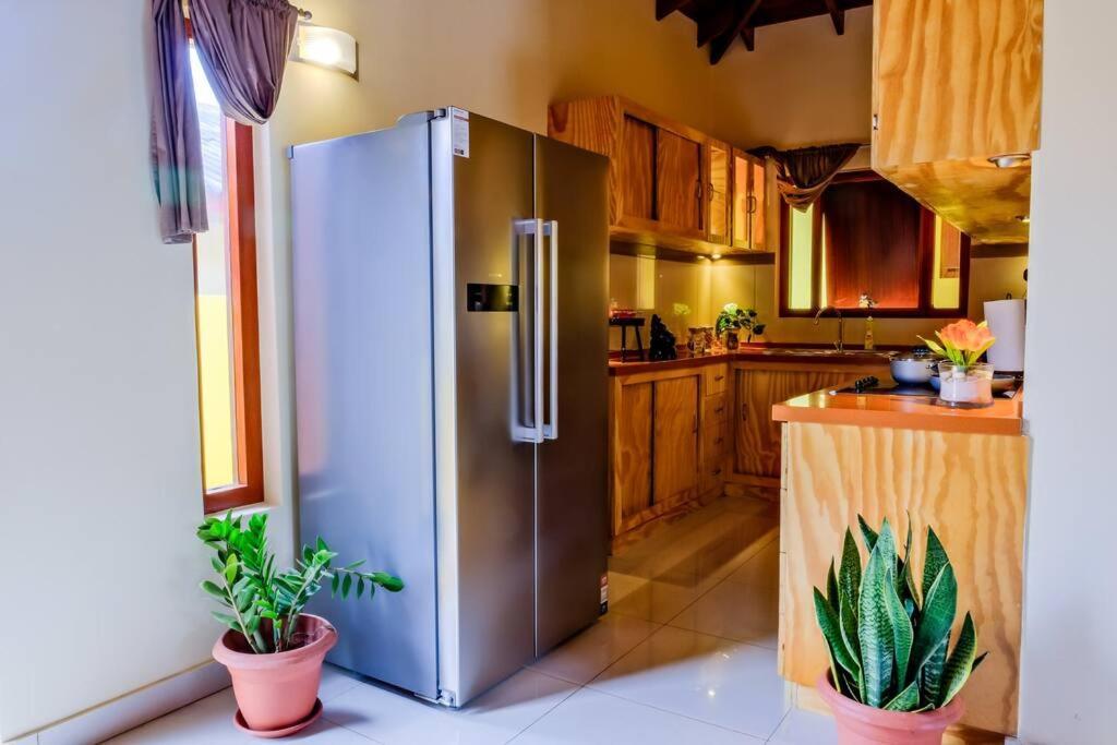 Iona'S Home: Vibrant 2Bedroom Home Near וילמסטאד מראה חיצוני תמונה
